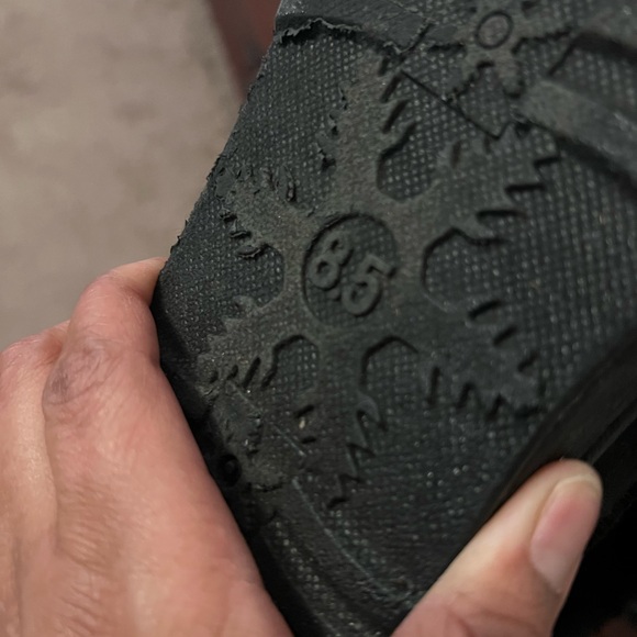 Kohl’s SO Paulina Black Faux Fur Winter Boots - Picture 3 of 3